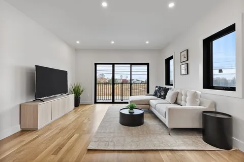 $759,000 | 599 Sea Street, Unit 2, Quincy, MA 02169