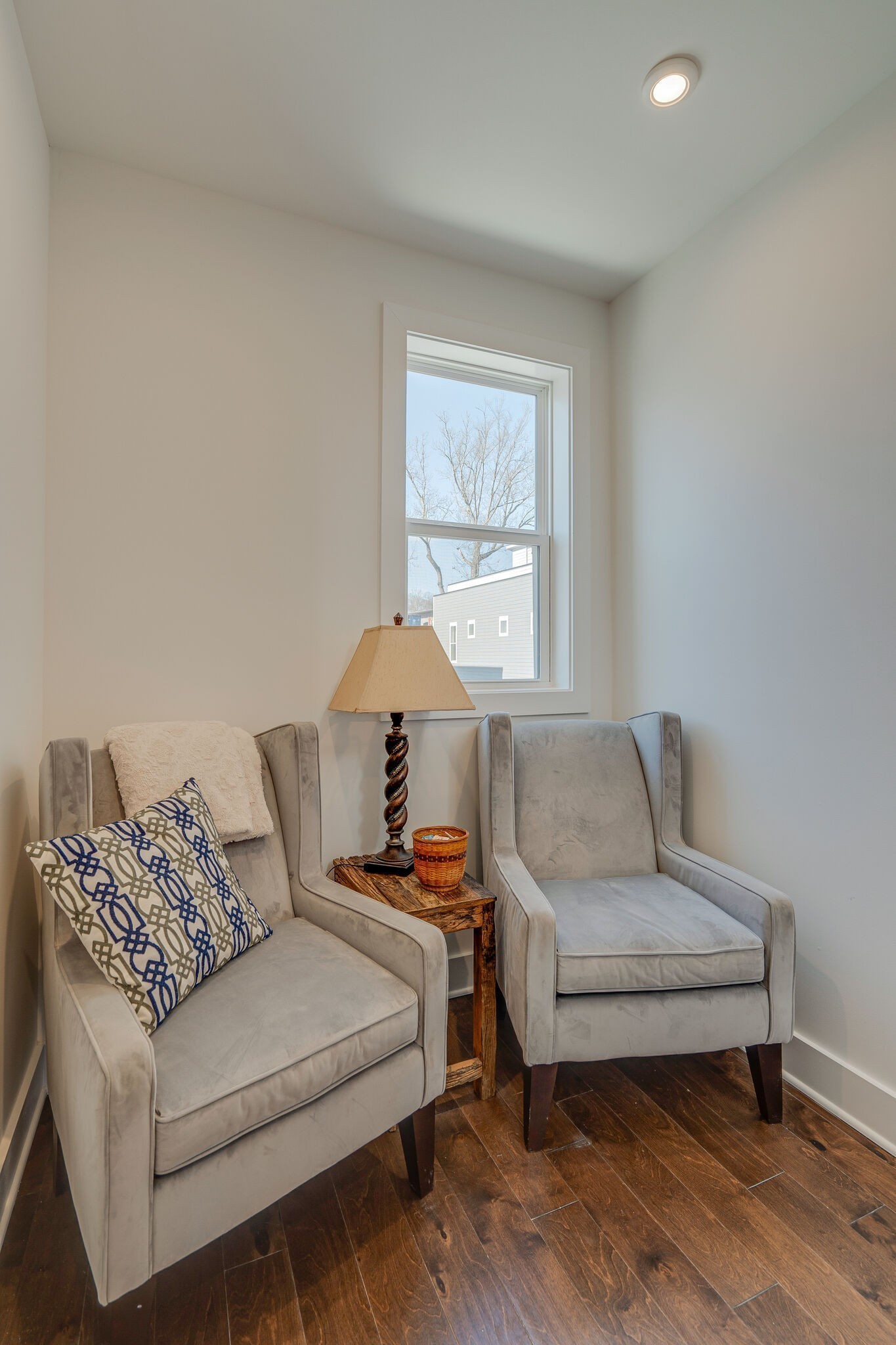 500 Creative Way, Unit 13 Madison, TN 37115 - Photo 23 of 33 a living room with furniture and a window