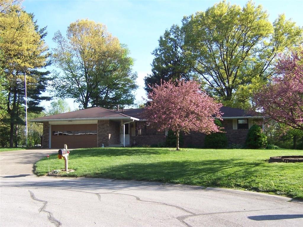 3640 Rahke Road Indianapolis, IN 46217 - Photo 8 of 27 Gallery Image 8
