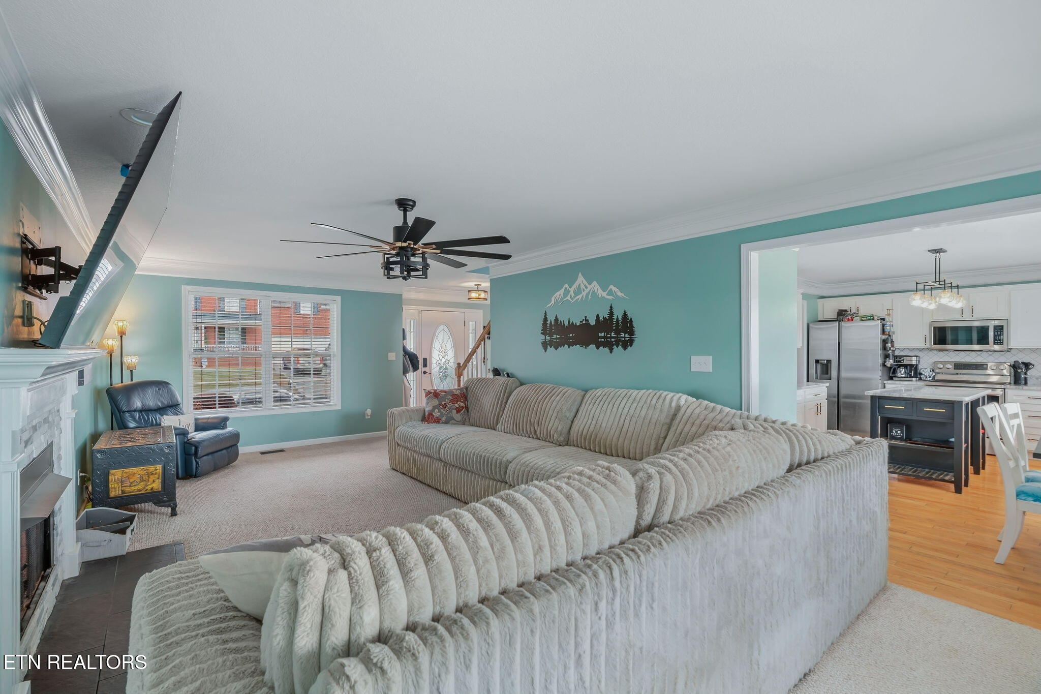 2135 Cedargreens Road Knoxville, TN 37924 - Photo 11 of 41 Living Room