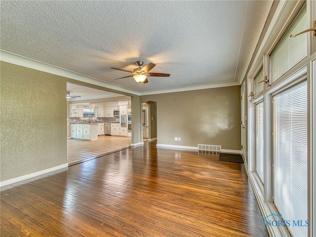 5111 Pawnee Road Toledo, OH 43613 - Photo 6 of 37 Gallery Image 6