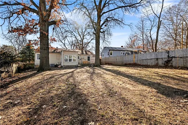 $225,000 | 2208 Northeast 56th Terrace, Gladstone, MO 64118