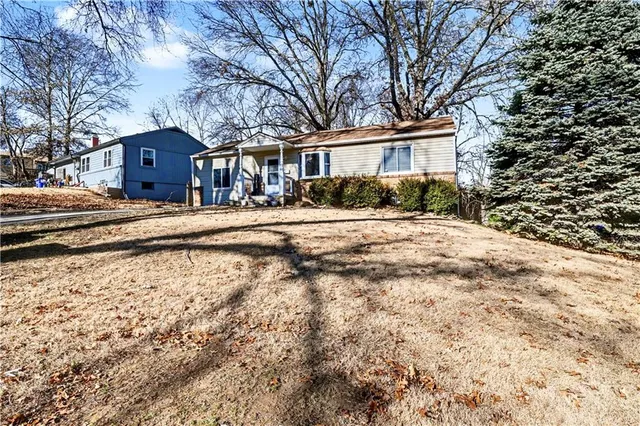 $219,950 | 2208 Northeast 56th Terrace, Gladstone, MO 64118