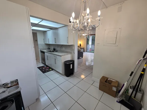 $185,000 | 6190 Woodlands Boulevard, Unit 311, Tamarac, FL 33319