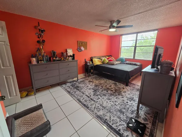 $185,000 | 6190 Woodlands Boulevard, Unit 311, Tamarac, FL 33319