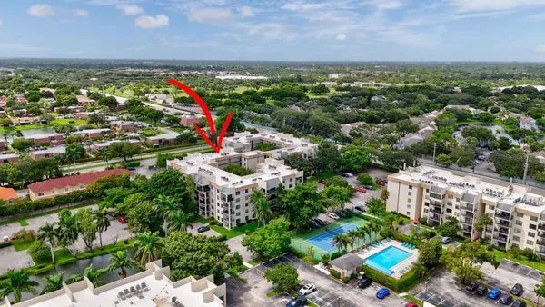 $185,000 | 6190 Woodlands Boulevard, Unit 311, Tamarac, FL 33319