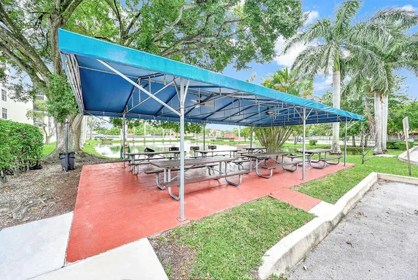 $185,000 | 6190 Woodlands Boulevard, Unit 311, Tamarac, FL 33319