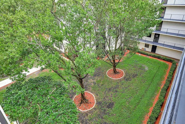 $185,000 | 6190 Woodlands Boulevard, Unit 311, Tamarac, FL 33319