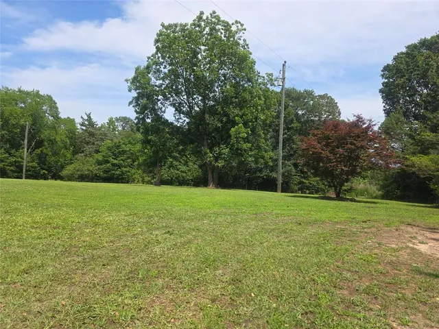 $2,200 | 220 Tuscarora Trail, Hartwell, GA 30643