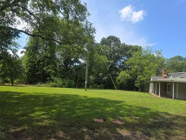 $2,200 | 220 Tuscarora Trail, Hartwell, GA 30643