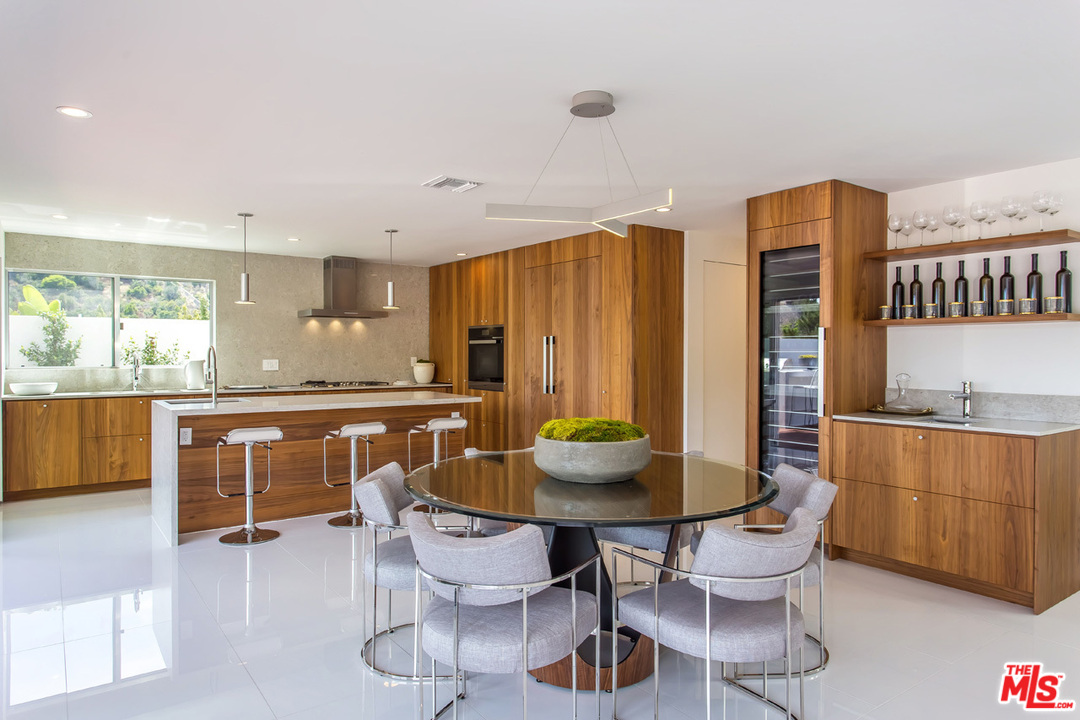 7524 Devista Drive Los Angeles, CA 90046 - Photo 12 of 54