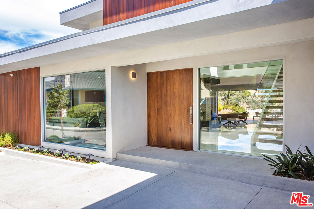 7524 Devista Drive Los Angeles, CA 90046 - Photo 3 of 54 a view of a entryway front of a house