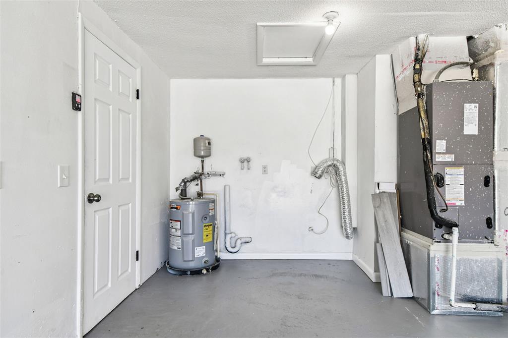 3800 Darlington Road Holiday, FL 34691 - Photo 32 of 36 a view of an empty room