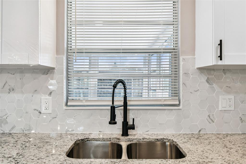 3800 Darlington Road Holiday, FL 34691 - Photo 7 of 36