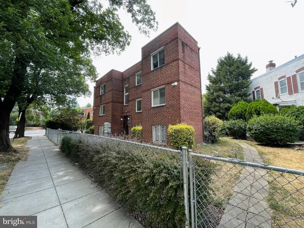 $1,500 | 500 17th Street Northeast, Unit 6, Washington, DC 20002