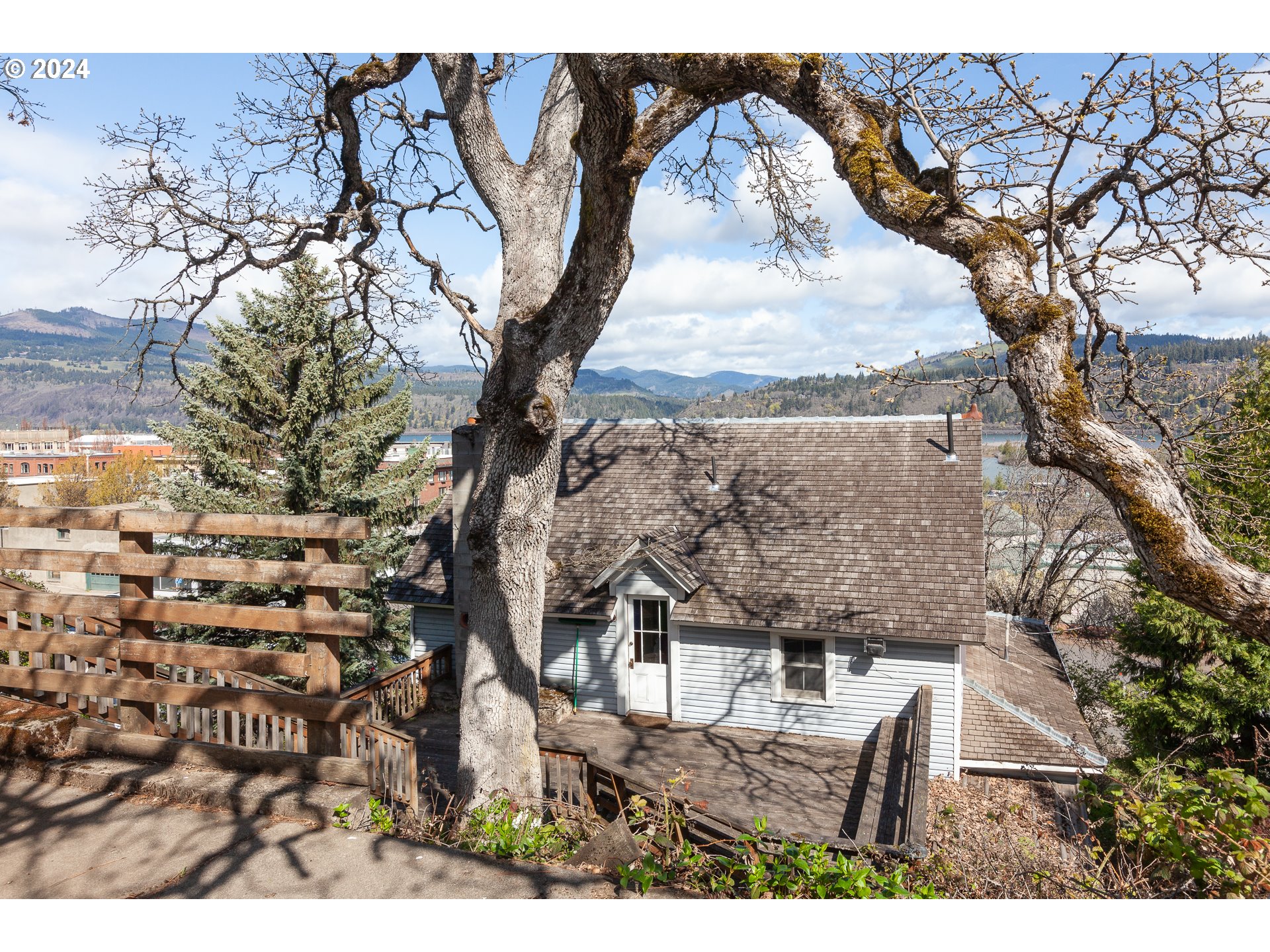 1 State Street Hood River, OR 97031 - Photo 21 of 47 a view of outdoor space