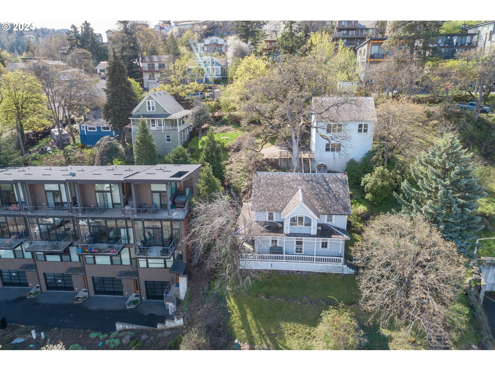 1 State Street Hood River, OR 97031 - Photo 3 of 47 an aerial view of multiple house