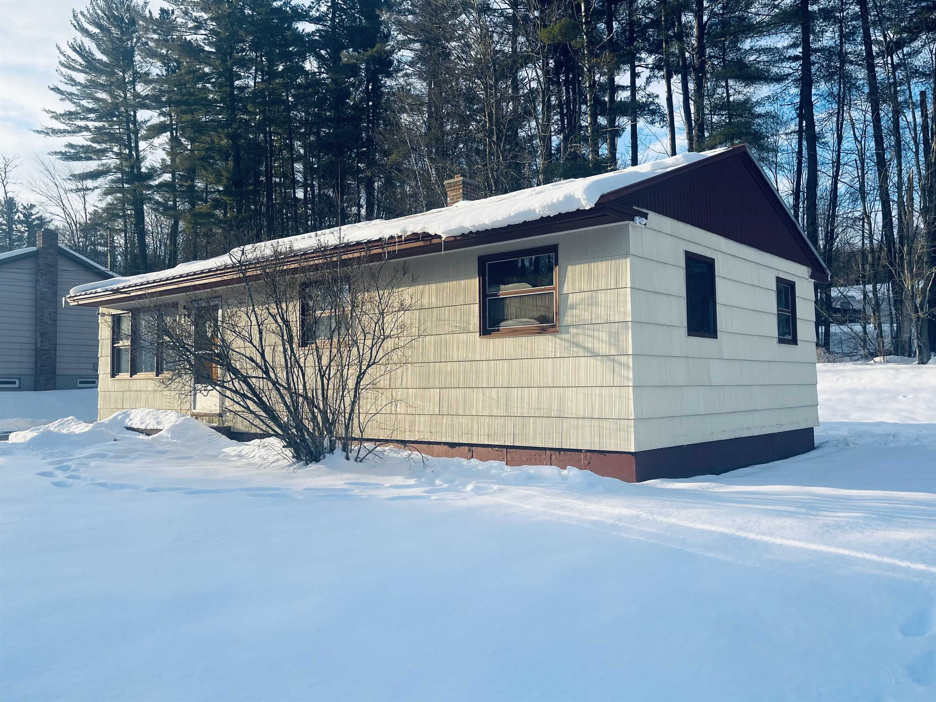 89 Portland Street Lancaster, NH 03584 - Photo 2 of 25 Gallery Image 2
