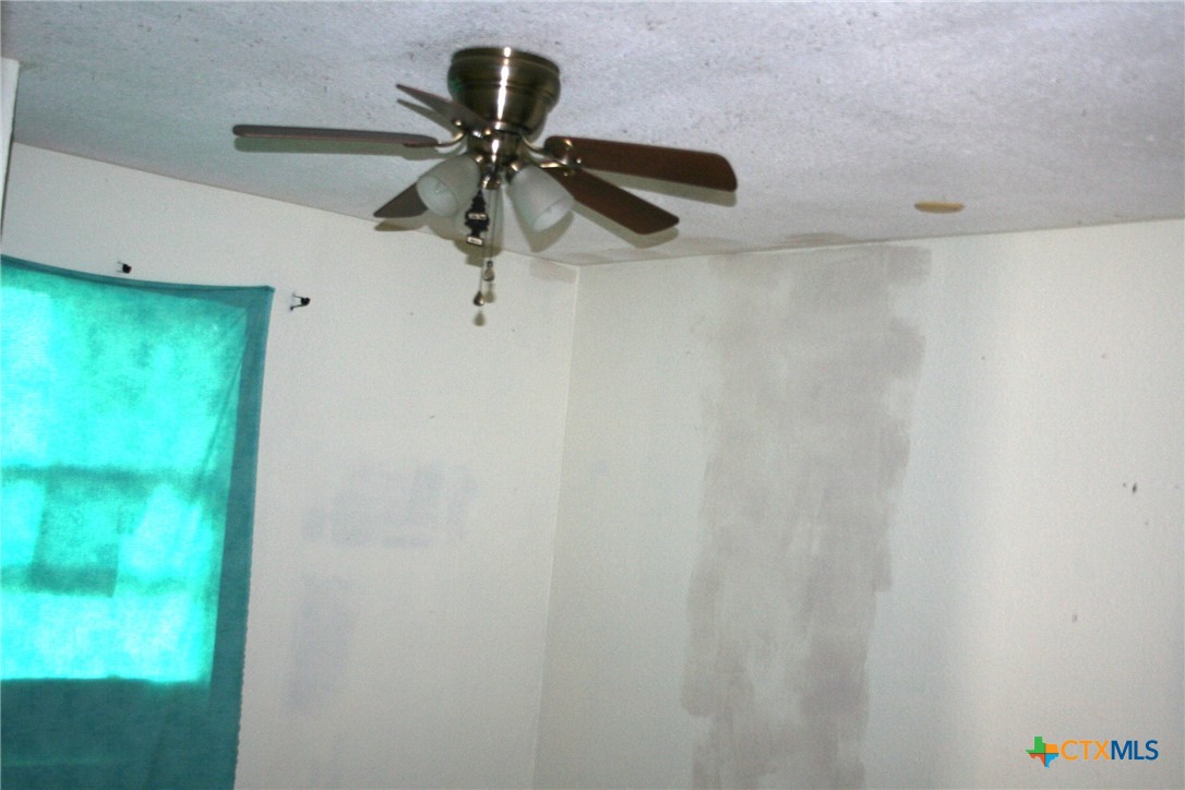 3402 Little Nolan Road Killeen, TX 76542 - Photo 27 of 37 a view of a hallway
