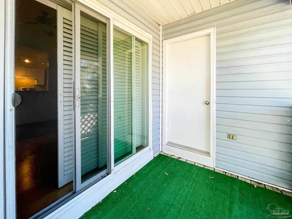$1,425 | 601 East Burgess Road, Unit E4, Pensacola, FL 32504