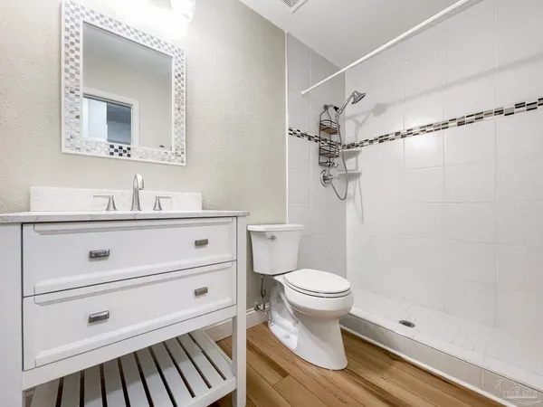 $1,425 | 601 East Burgess Road, Unit E4, Pensacola, FL 32504