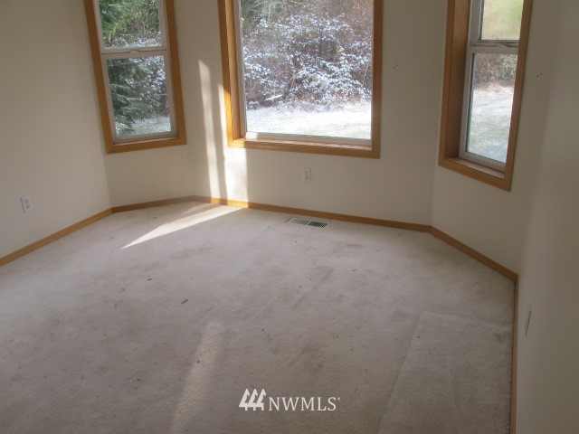 8903 Johnson Point Road Northeast Olympia, WA 98516 - Photo 5 of 17 Gallery Image 5