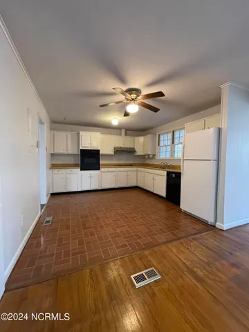 $1,400 | 315 Brookview Drive, Jacksonville, NC 28540