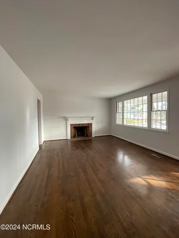 $1,400 | 315 Brookview Drive, Jacksonville, NC 28540