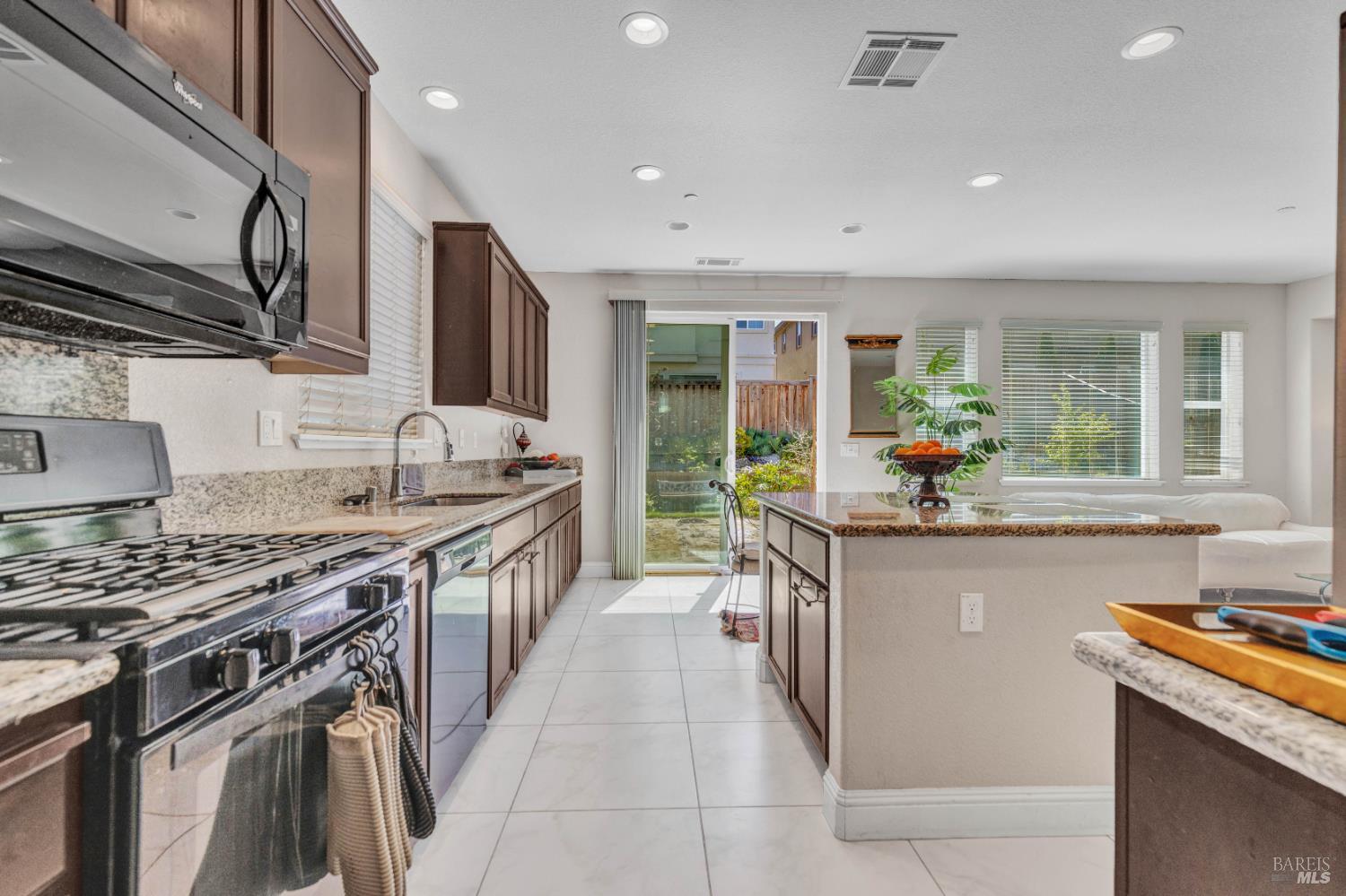 2861 Rio Seco Drive Bay Point, CA 94565 - Photo 13 of 45