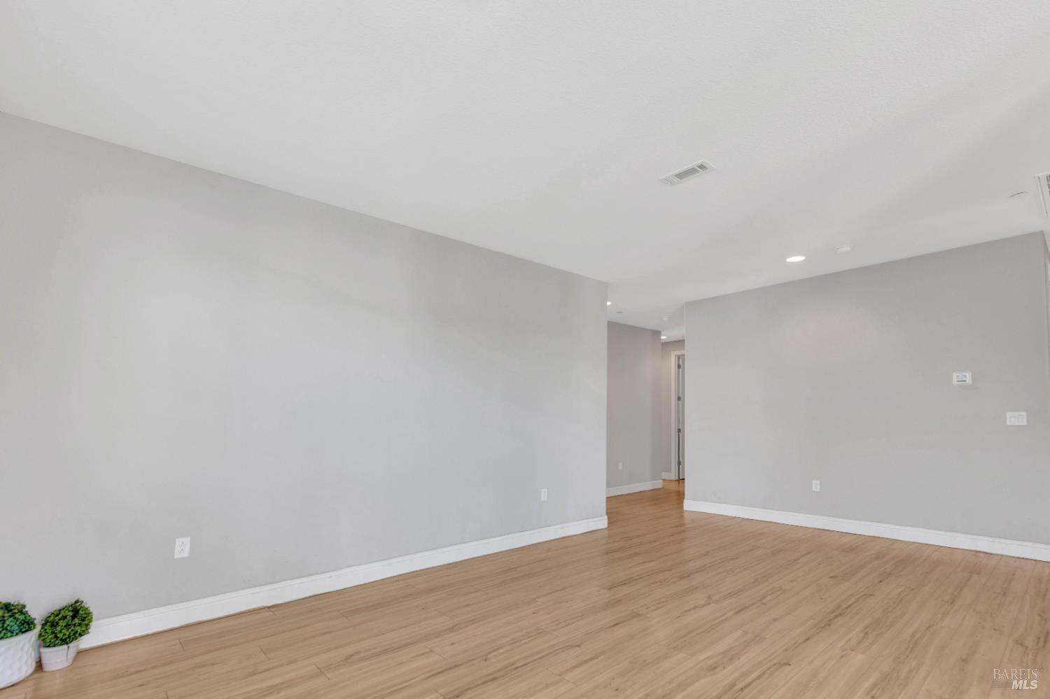 2861 Rio Seco Drive Bay Point, CA 94565 - Photo 22 of 45 Spacious loft area. Can be a tv room, study area, gym room or anything else.