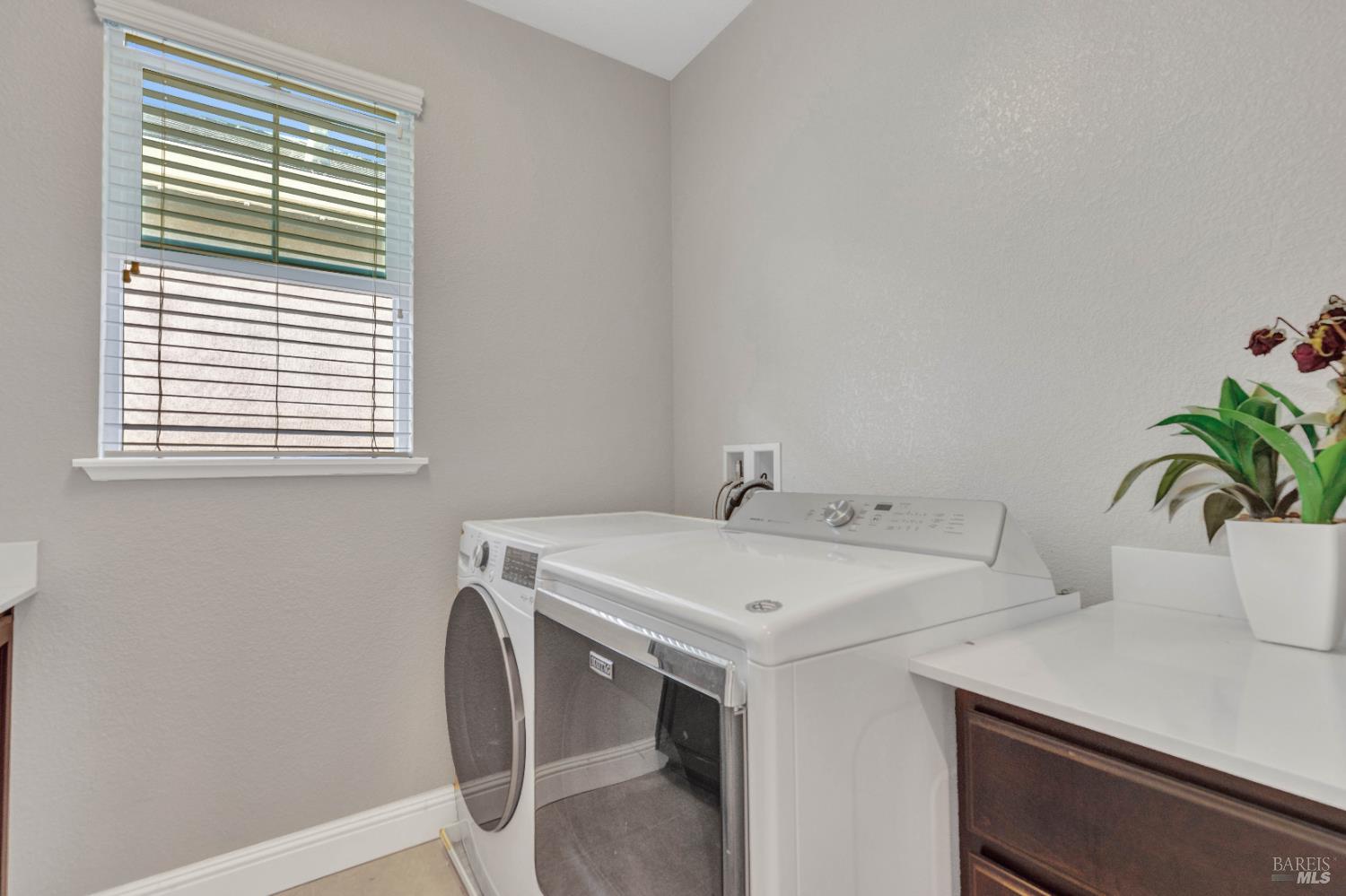 2861 Rio Seco Drive Bay Point, CA 94565 - Photo 38 of 45 Laundry room.