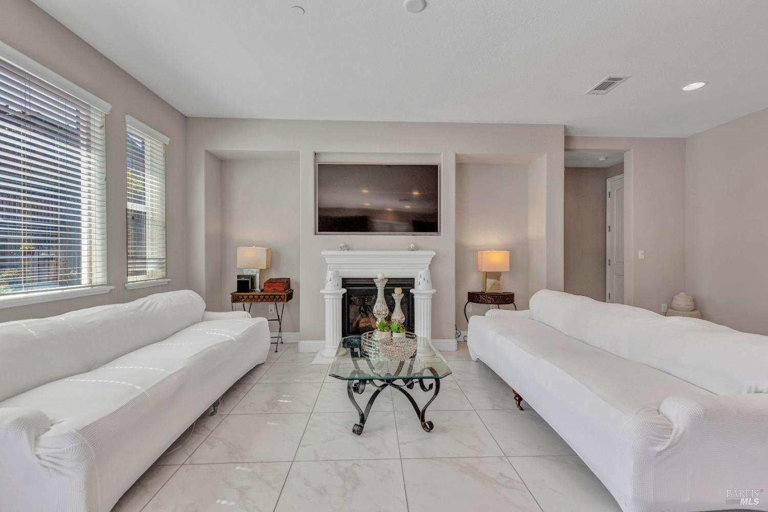 2861 Rio Seco Drive Bay Point, CA 94565 - Photo 6 of 45 Look at the beautiful natural ray of sun coming in.