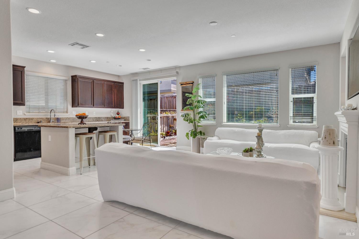 2861 Rio Seco Drive Bay Point, CA 94565 - Photo 8 of 45