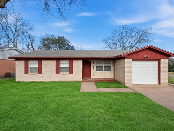 $165,000 | 3901 Hiland Drive, Beverly Hills, TX 76711