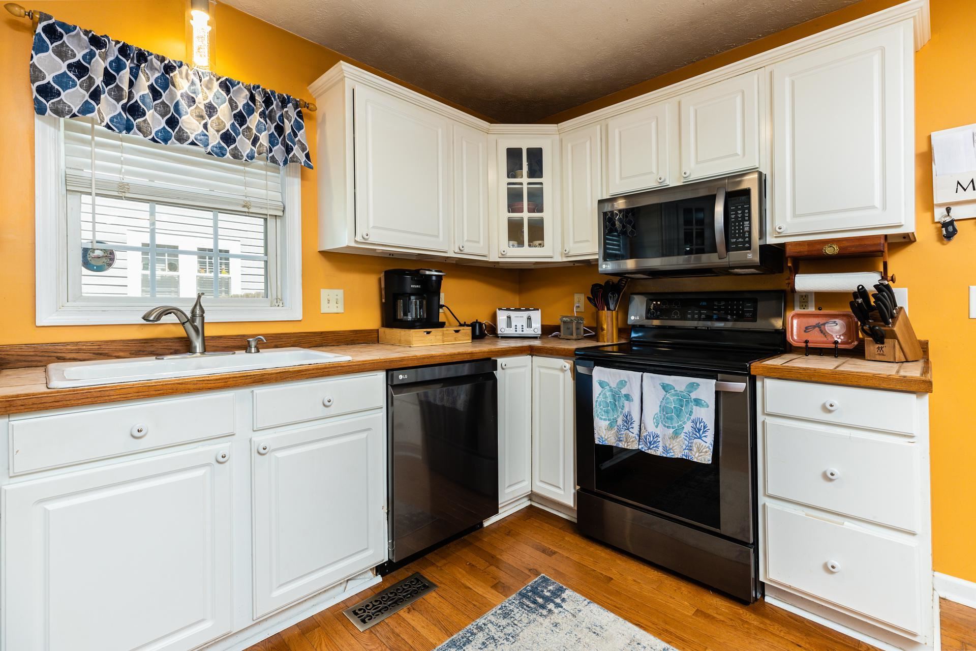 1137 Spring Hill Road Staunton, VA 24401 - Photo 4 of 26 Gallery Image 4
