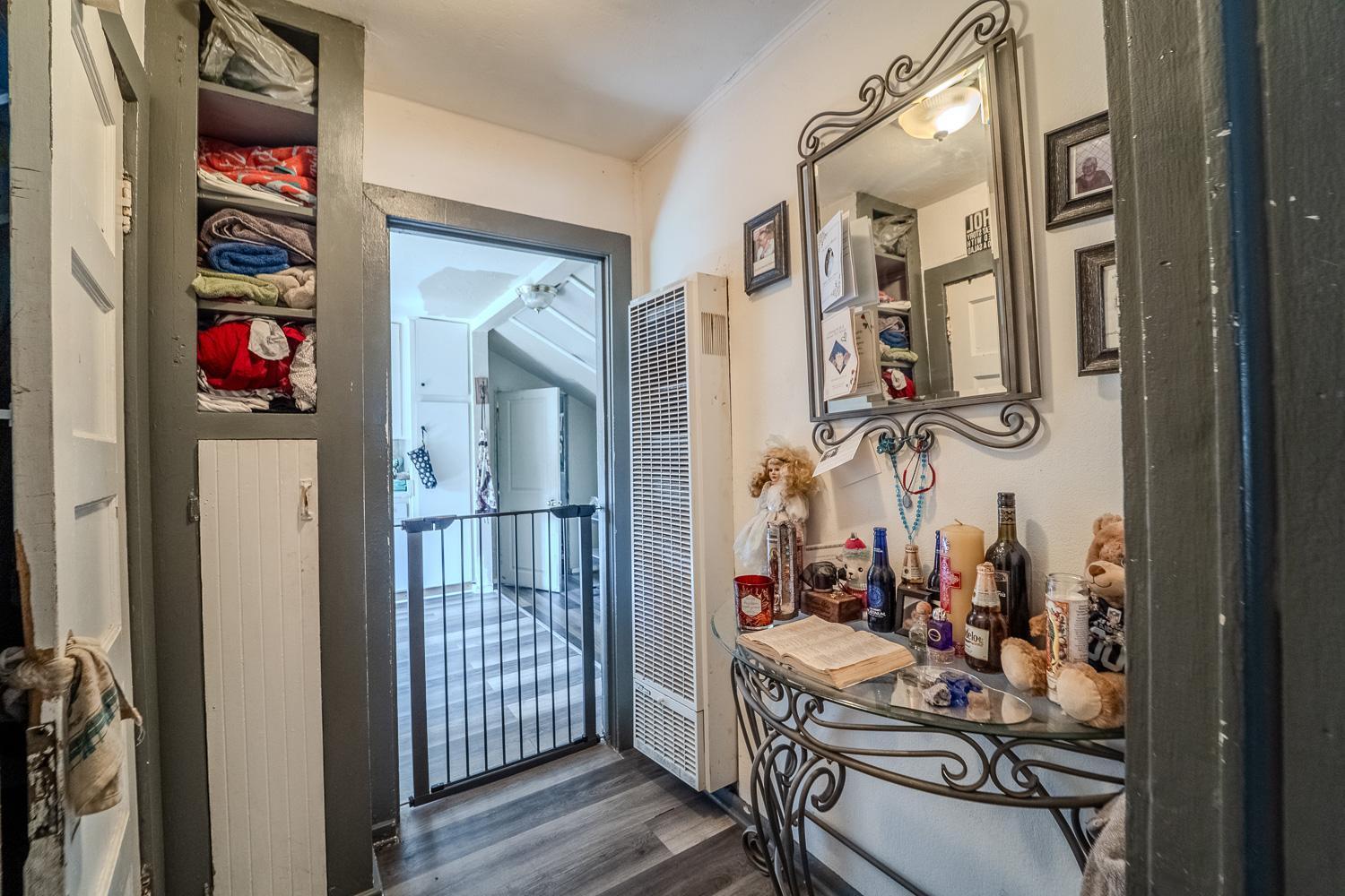 285 South Barrett Road Yuba City, CA 95991 - Photo 11 of 14 a view of an entryway with wooden floor
