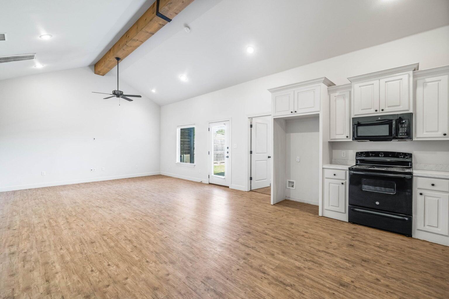 2513 111th Street Lubbock, TX 79423 - Photo 8 of 24 2513 Living 5
