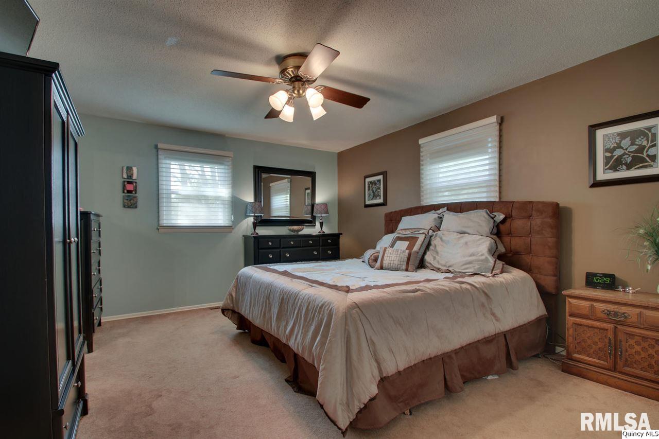 6712 White Oak Road Quincy, IL 62305 - Photo 3 of 15 Gallery Image 3