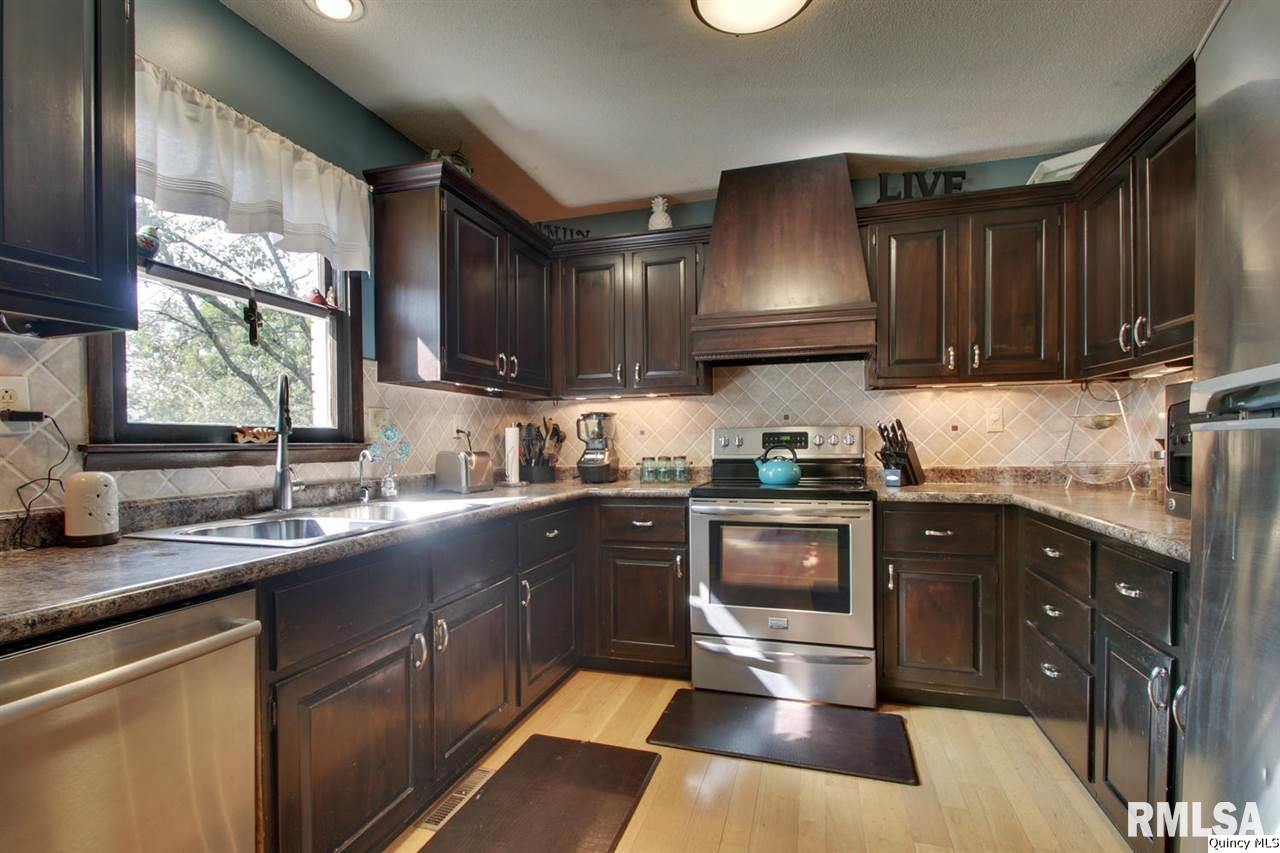 6712 White Oak Road Quincy, IL 62305 - Photo 5 of 15 Gallery Image 5