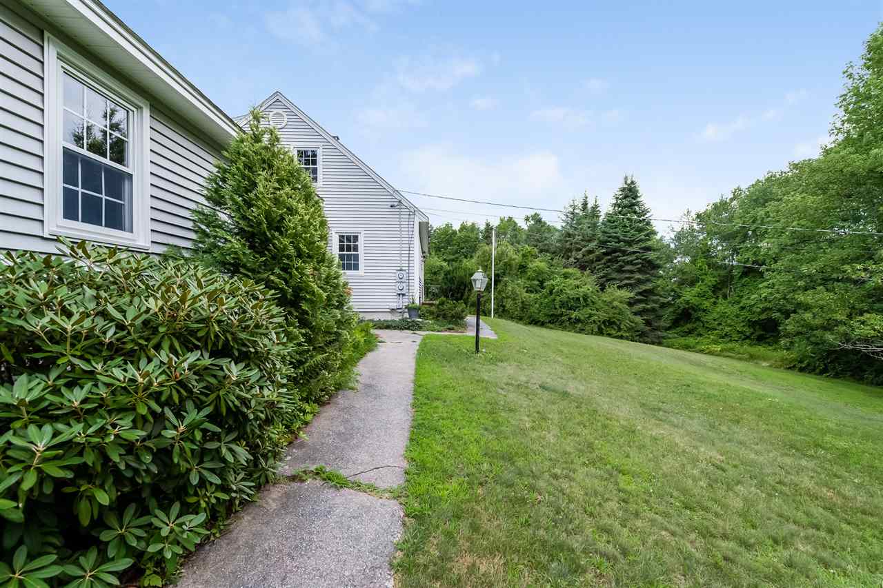 37 Litchfield Road Londonderry, NH 03053 - Photo 2 of 34