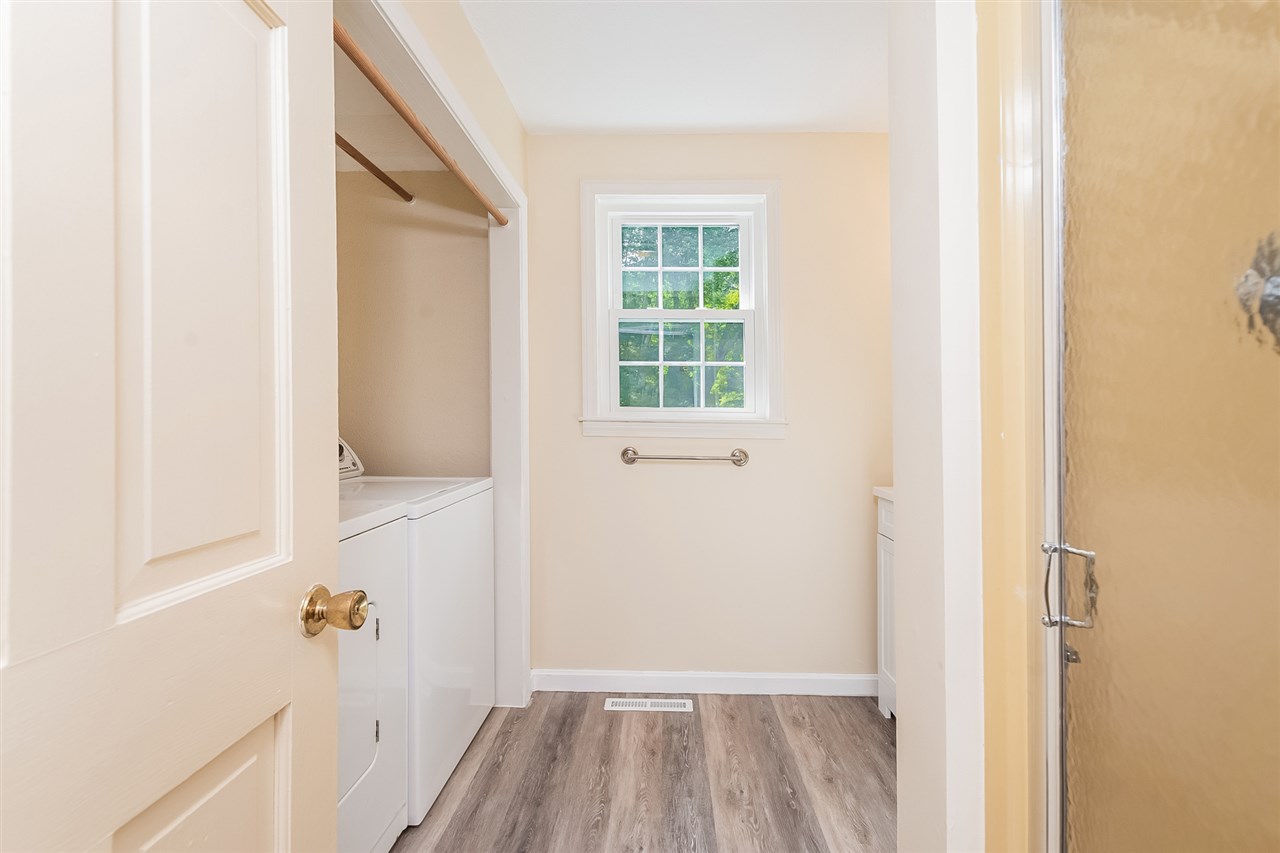 37 Litchfield Road Londonderry, NH 03053 - Photo 20 of 34
