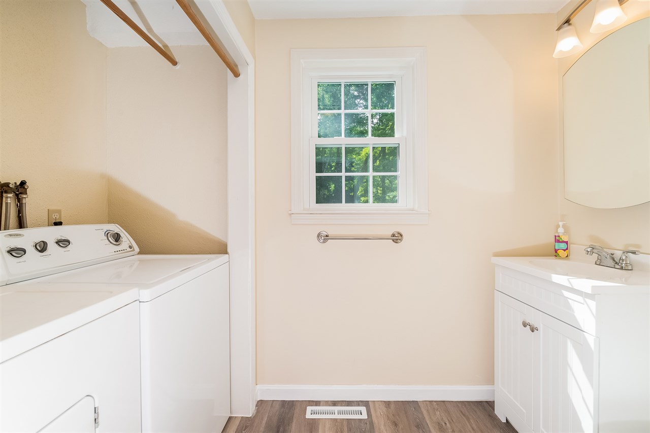 37 Litchfield Road Londonderry, NH 03053 - Photo 21 of 34