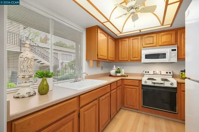 $3,000 | 975 Terra California Drive, Walnut Creek, CA 94595