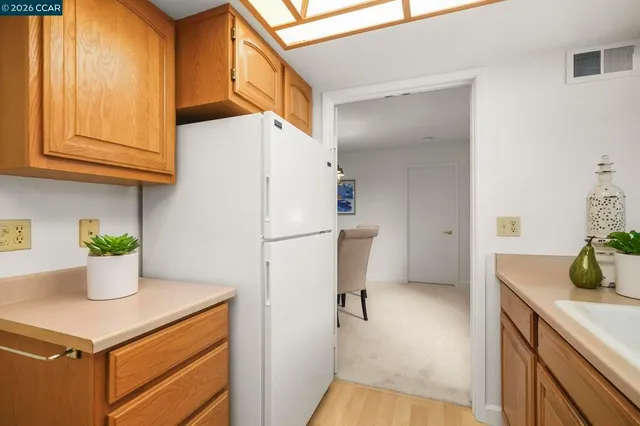 $3,000 | 975 Terra California Drive, Walnut Creek, CA 94595