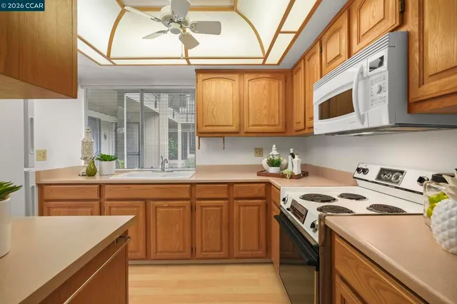 $3,000 | 975 Terra California Drive, Walnut Creek, CA 94595