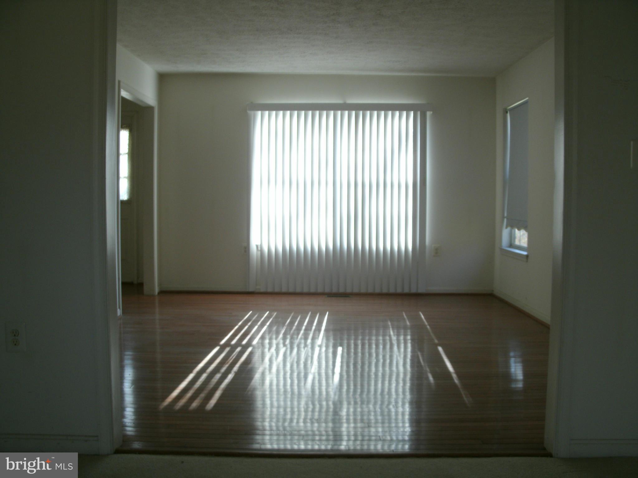 9801 Bald Hill Road Bowie, MD 20721 - Photo 7 of 10 Living Room