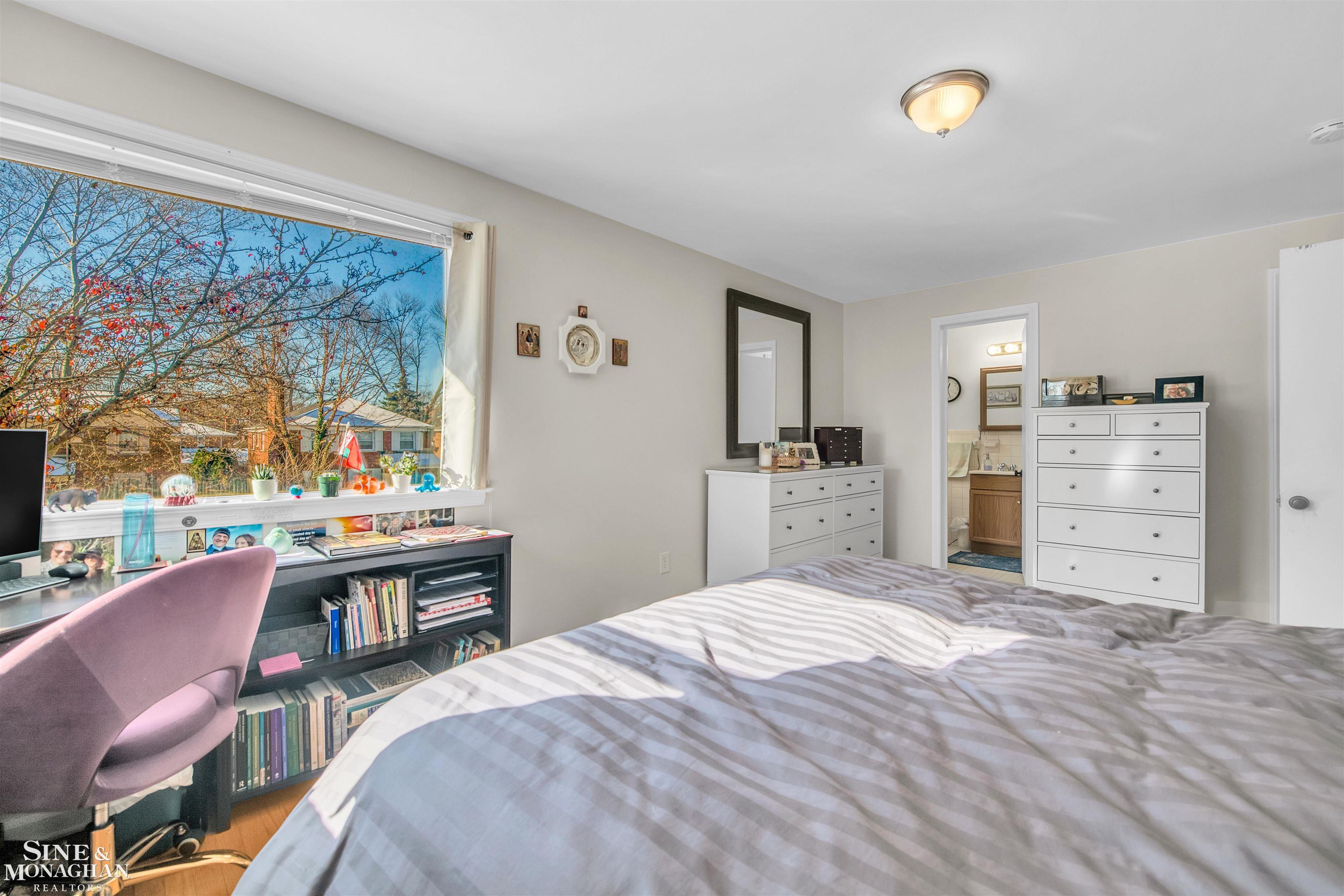 850 Harcourt Road Grosse Pointe, MI 48230 - Photo 40 of 54 50128801-27a9507e-81a5-4edd-9100-5444a3ebb86a.JPG