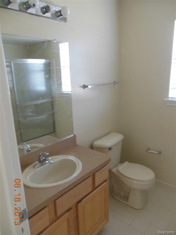 51511 Rivard Road New Baltimore, MI 48047 - Photo 15 of 21 Upper Full Bath