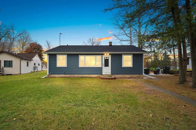 $499,900 | 9355 North Kelly Lake Road, Suring, WI 54174