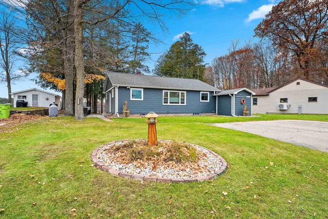 $499,900 | 9355 North Kelly Lake Road, Suring, WI 54174